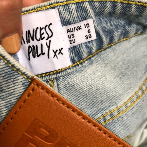 Princess Polly Lightwash Denim - Size 6 - Picture 5 of 5